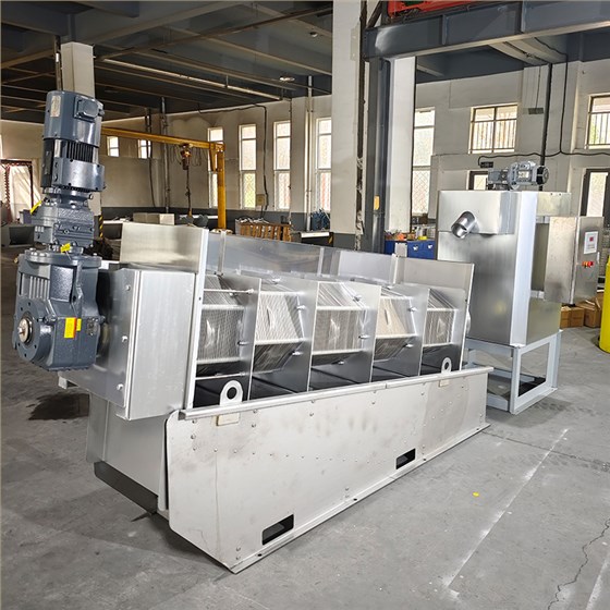 養豬場水泡糞脫水疊螺機